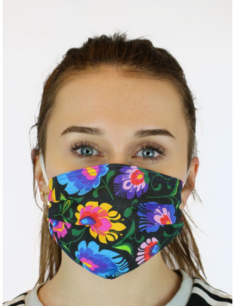 Protective face mask made of cotton