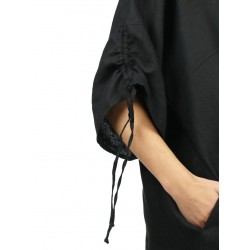 Ręcznie malowana czarna lniana sukienka oversize NP z regulowanym rękawem