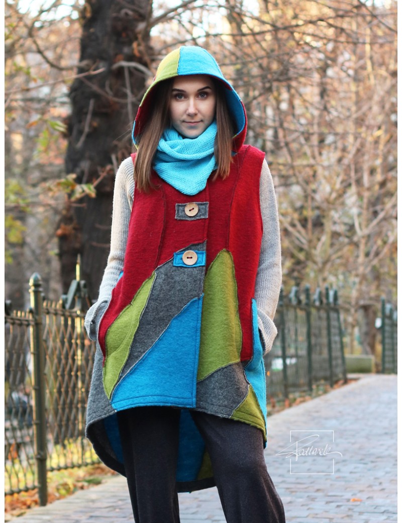Long vest with a hood made of steamed wool in the form of patchwork