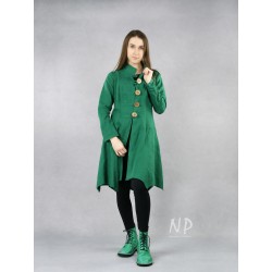 Zielony płaszcz lniany damski zapinany na guziki.