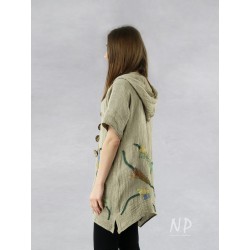 Zipped hoodie with hand-sewn flowers.