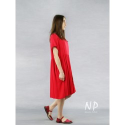 Czerwona sukienka ręcznie malowana uszyta z wiskozy z jedwabiem