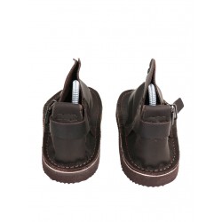 Ciemnobrązowe ręcznie robione buty ze skóry Vagabond, firmy Trek