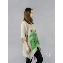 Linen blouse with elongated sides, decorated with hand-painted poppies and cornflowers
