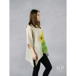 Linen blouse with elongated sides, decorated with hand-painted sunflowers