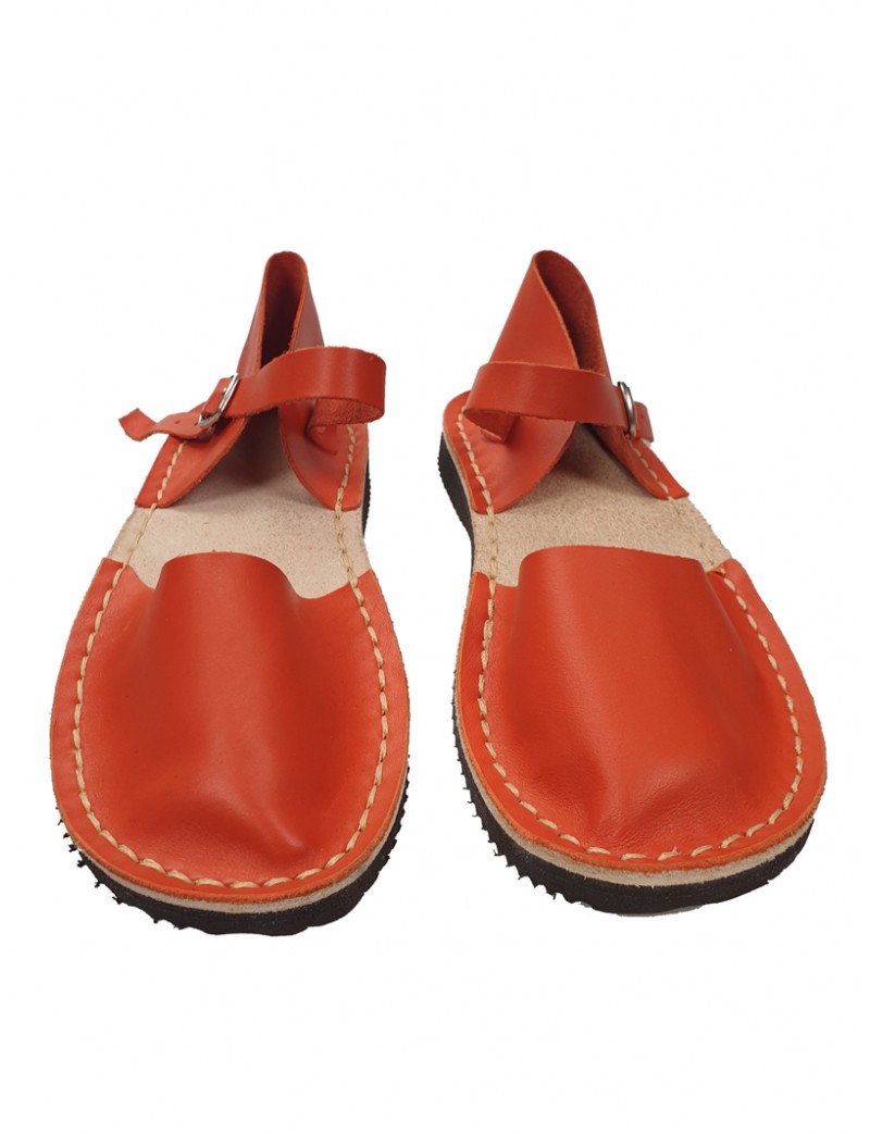 Pomarańczowe płaskie sandały damskie, szyte ręcznie z naturalnej skóry