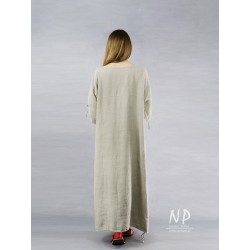 Long, natural oversize dress, made of linen, decorated with hand-painted poppies