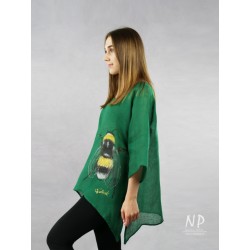 Green linen blouse with elongated sides, decorated with a hand-painted bee