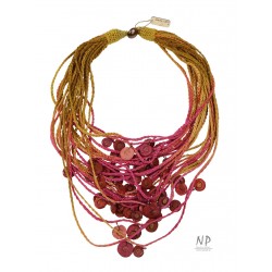Ręcznie robiony kolorowy naszyjnik, wykonany z lnianych plecionych sznurków, ozdobiony ceramicznymi koralikami