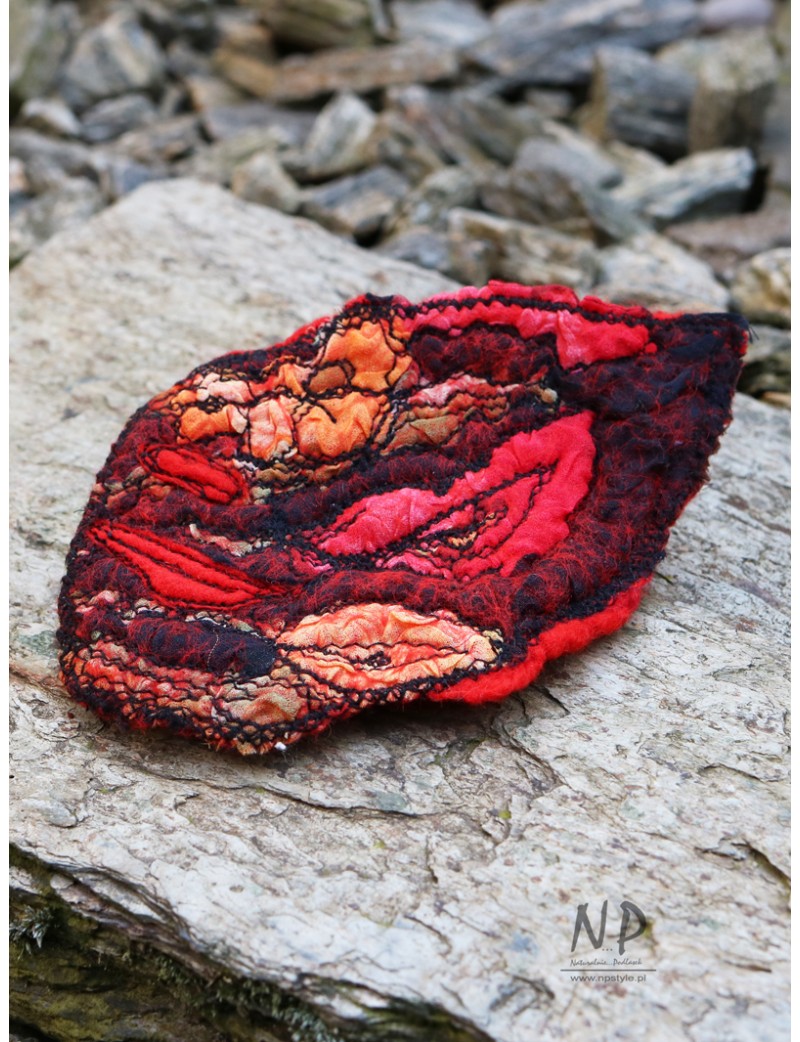 Hand-felted and embroidered women's brooch with the possibility of pinning the hair