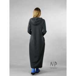 Hand-painted gray maxi dress with a hood, made of cotton knitwear