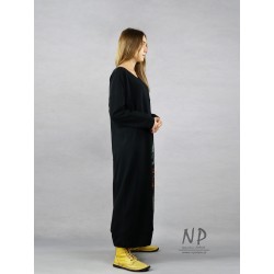 Black knitted oversize dress, decorated with hand-painted mountain ash