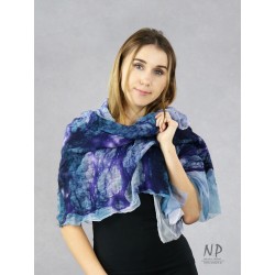 Long silk felted scarf in navy blue colors