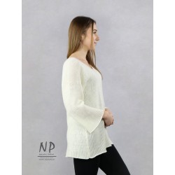 Oversized women's woolen sweater in ecru color with ¾ sleeves