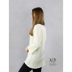 Sweter wełniany damski oversize w kolorze ecru z rękawami ¾
