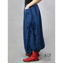 Long skirt with pockets, made of natural linen