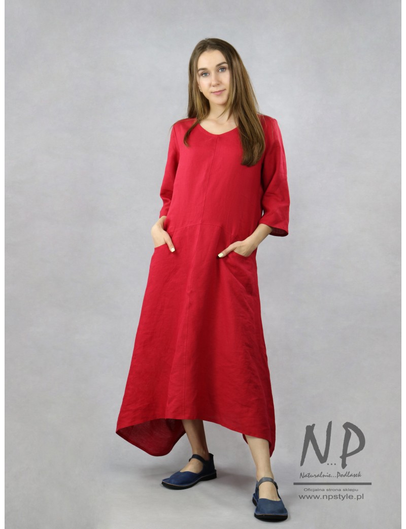 Czerwona sukienka lniana maxi z rękawem za łokieć, kieszeniami oraz asymetrycznym kroju