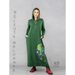 Green maxi dress with a hood made of knitted cotton, decorated with a hand-painted face