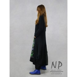 Hand-painted long asymmetrical dress with longer sides, made of thicker fabric