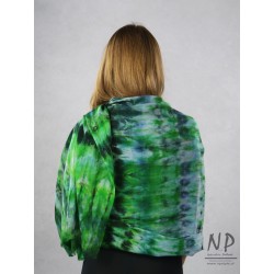 Długi szal z kaszmiru ręcznie barwiony w kolorach zieleni