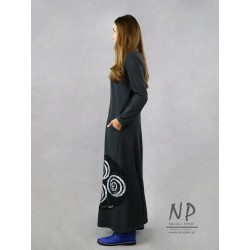 Hand-painted long knitted dress with sleeves, round neckline and pockets