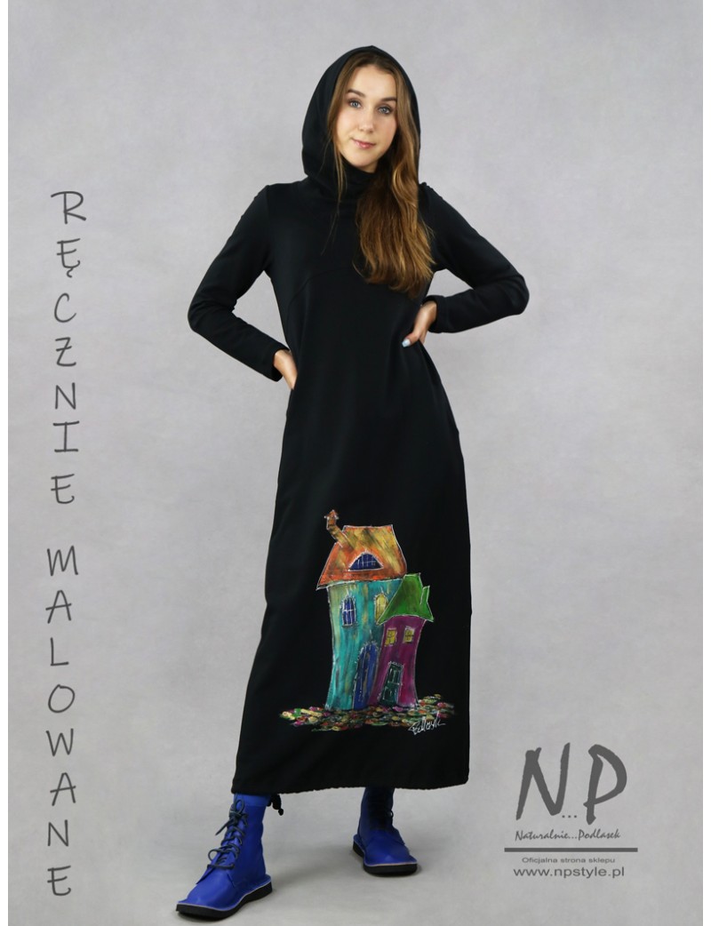 Ręcznie malowana dzianinowa czarna sukienka z kapturem