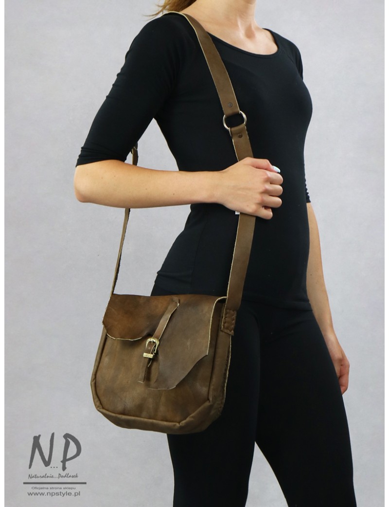 Hand-sewn brown small women's handbag made of natural leather