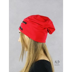 Czerwona czapka z dzianiny bawełnianej z naszytym zamkiem