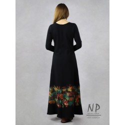 Hand-painted knitted maxi dress with long sleeves and a round neckline