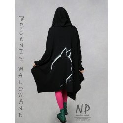 Hand-painted black oversize long sweatshirt with a hood, made of cotton knitwear