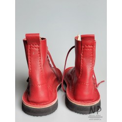 Ręcznie szyte czerwone skórzane wysokie buty firmy Trek