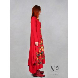Ręcznie malowana asymetryczna czerwona sukienka z dzianiny