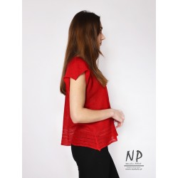 Loose sweater blouse made of linen with short sleeves in red color, decorated with hemstitch