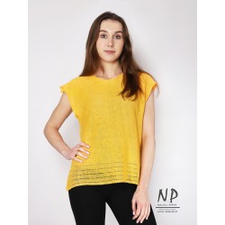 Simple yellow linen blouse with short falling sleeves in a sweater stitch