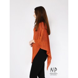 Lniane damskie ponczo sweterkowe zrobione ręcznie w kolorze pomarańczowym.