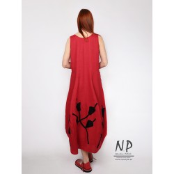 Red linen maxi dress with straps and sewn-on flowers