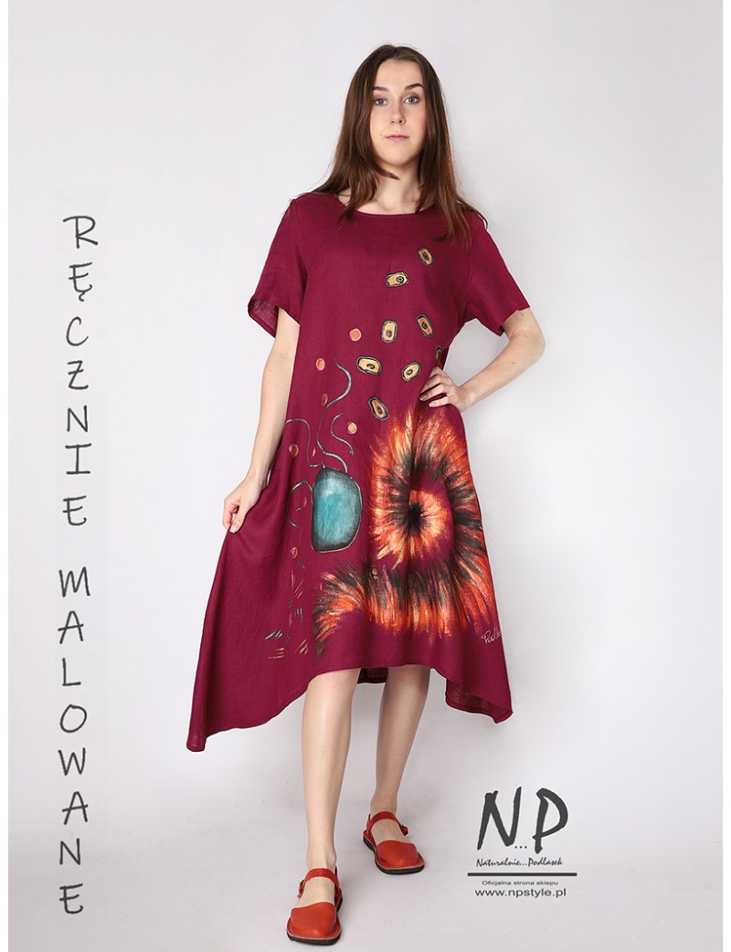Ręcznie malowana sukienka lniana midi z wydłużonymi bokami, krótkimi rękawami i kieszeniami