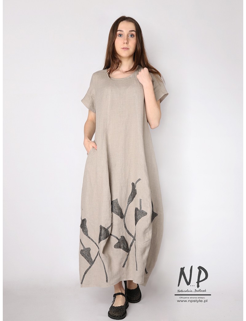 Linen maxi dress with short sleeves and sewn-on flowers