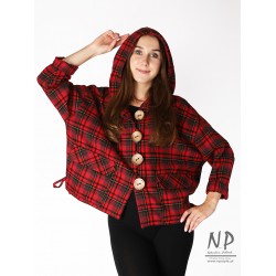 Short checked jacket with an oversize hood, made of natural wool