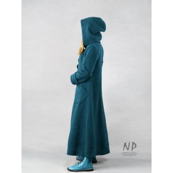 Women's long woolen coat with a hood, made of warm steamed wool