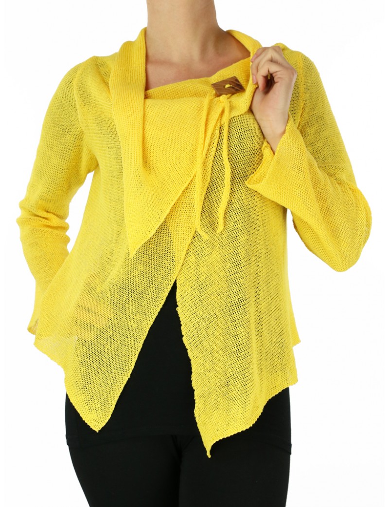 Żółty sweter lniany wykonany na maszynie dziewiarskiej