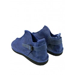 Handmade Vagabond leather shoes in dark blue color.